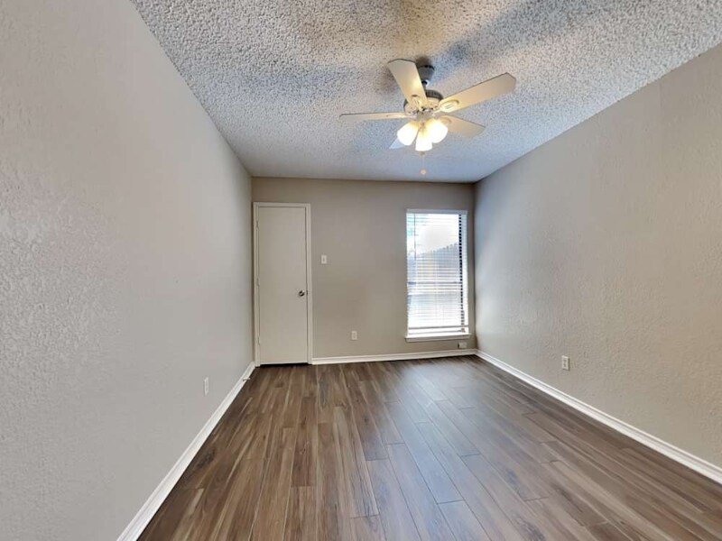 Building Photo - 1116 Sandalwood Ln