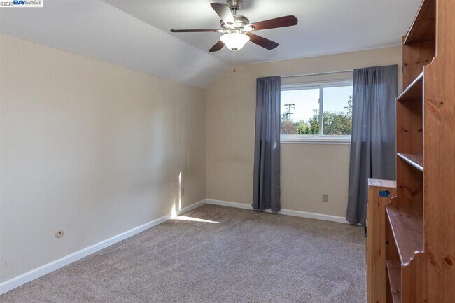 Building Photo - 833 Catalina Dr