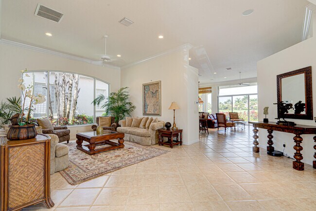 Building Photo - 119 Esperanza Way