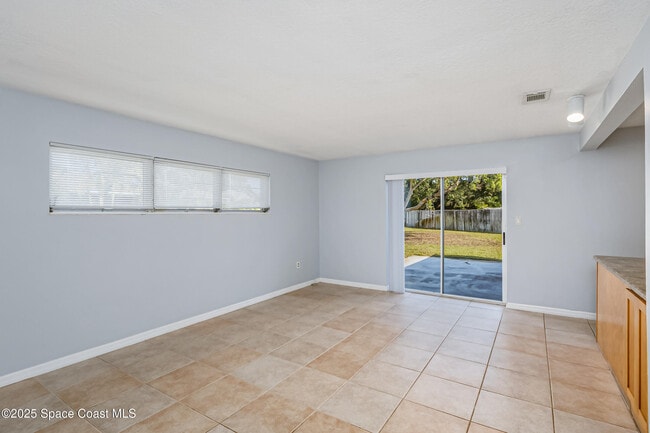 Building Photo - 460 Carissa Dr