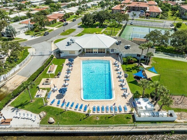 Building Photo - 10280 Imperial Point Dr W