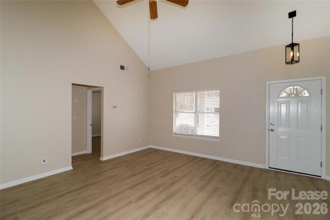 Building Photo - 729 Rebecca Jane Dr