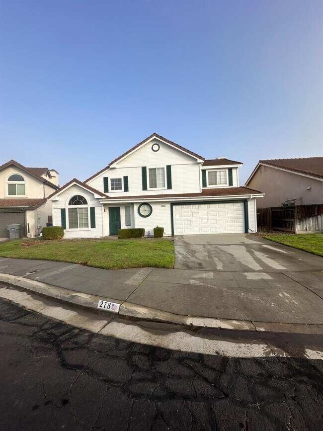 Building Photo - 273 W Cromwell Ave