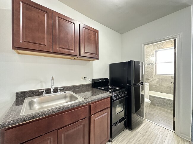 Building Photo - 5710 N Winthrop Ave