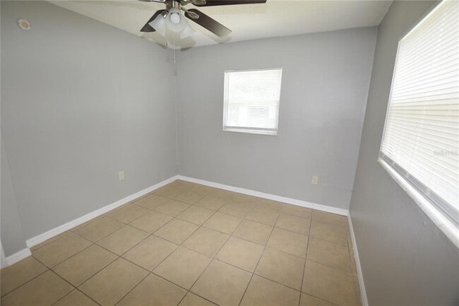 Building Photo - 4840 Grovemont Pl