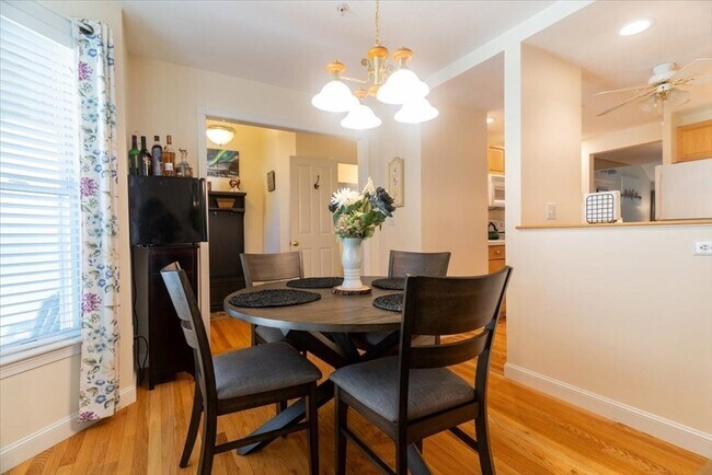 Building Photo - 68 Village Dr