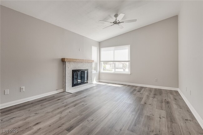 Building Photo - 5231 Dickens Dr