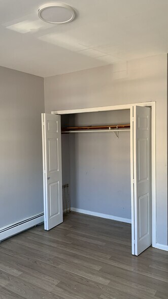 Building Photo - 234 6th Ave W