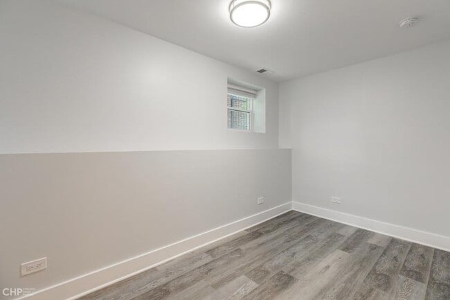 Building Photo - 4 bedroom in Chicago IL 60613