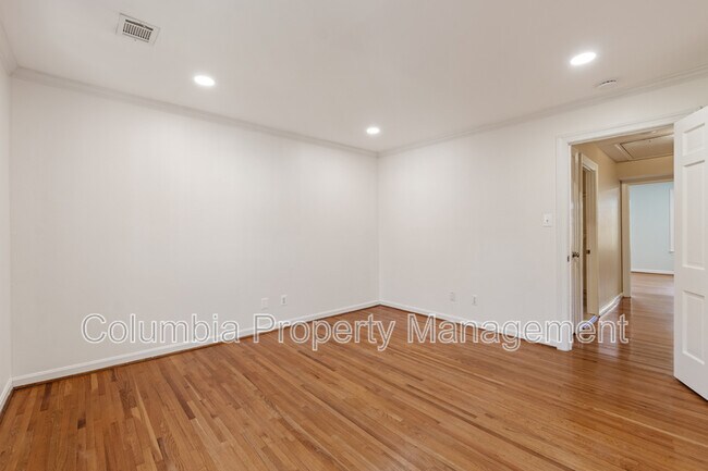 Building Photo - 706 6th St SW