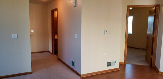 Building Photo - 2019 Barber Dr