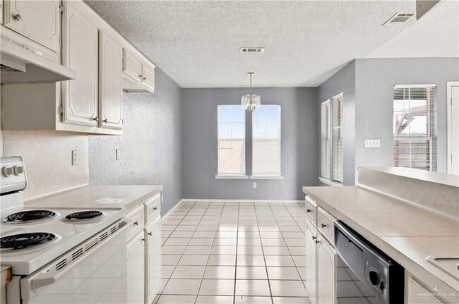 Building Photo - 10 Lemon Tree Ct