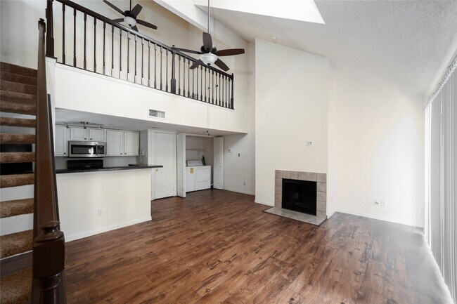 Building Photo - 2300 Old Spanish Trl