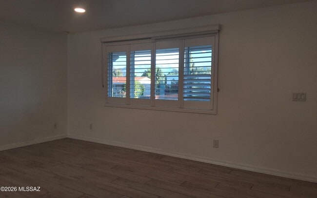 Building Photo - 434 S Vista Del Rio