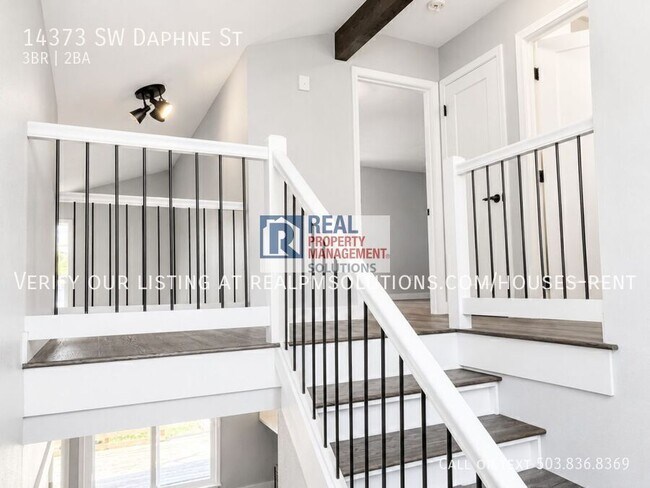 Building Photo - 14373 SW Daphne St