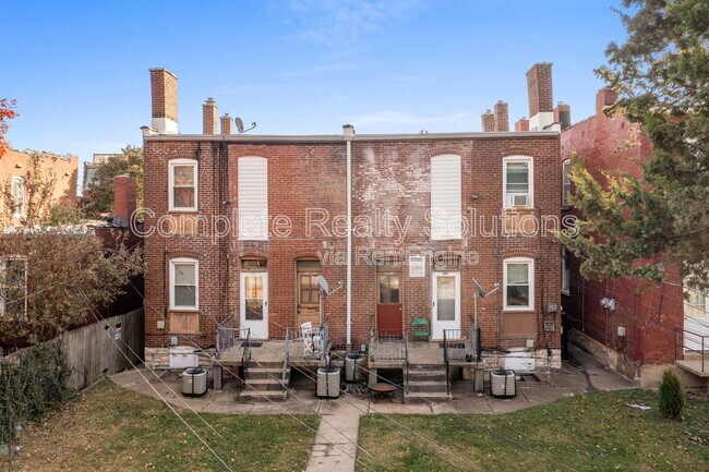 Building Photo - 3001 S Compton Ave