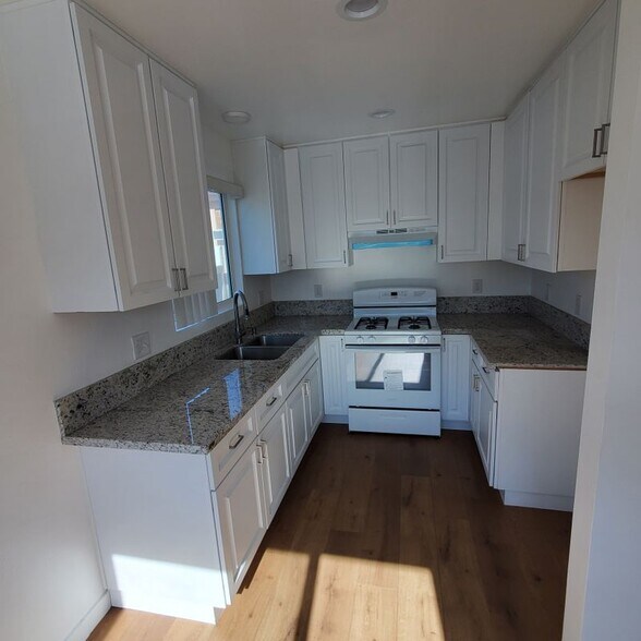 Building Photo - 7119 Mountain View Ave