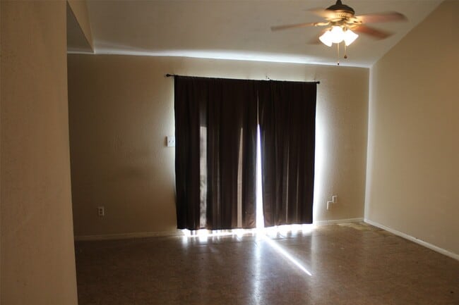 Building Photo - 8622 Brock Park Blvd