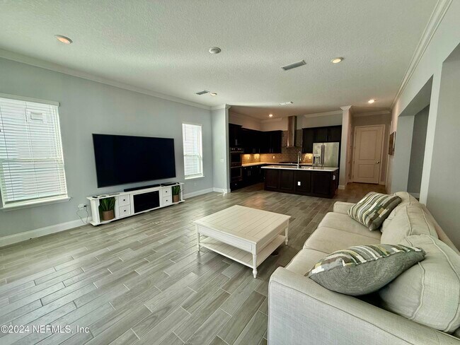 Building Photo - 52 Waterline Dr