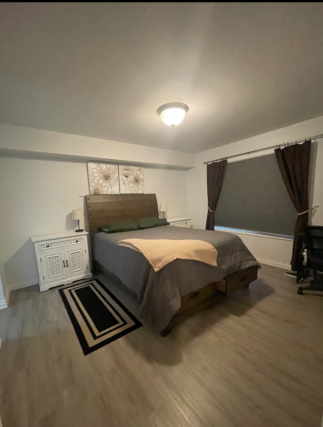 Building Photo - Fully Furnished Foxridge Condo! 2 bedroom/...