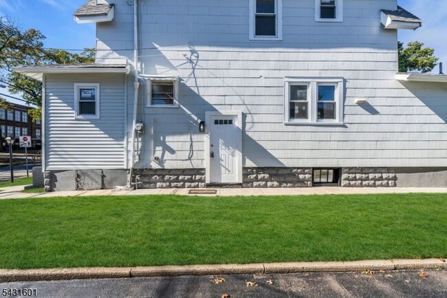 Building Photo - 288 Harrison St