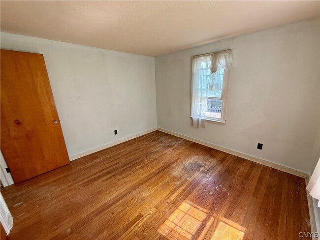 Building Photo - 116 Chestnut Hill Dr