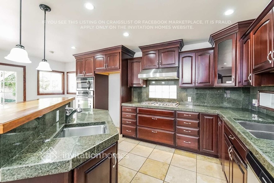 Building Photo - 1752 Willowbrook Ln
