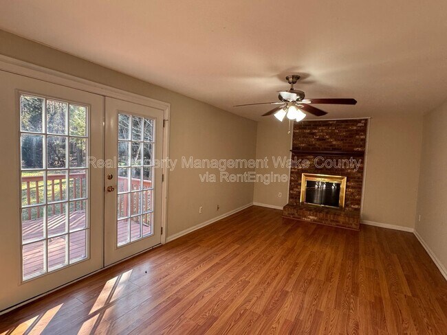 Building Photo - 104 Benedict Ln