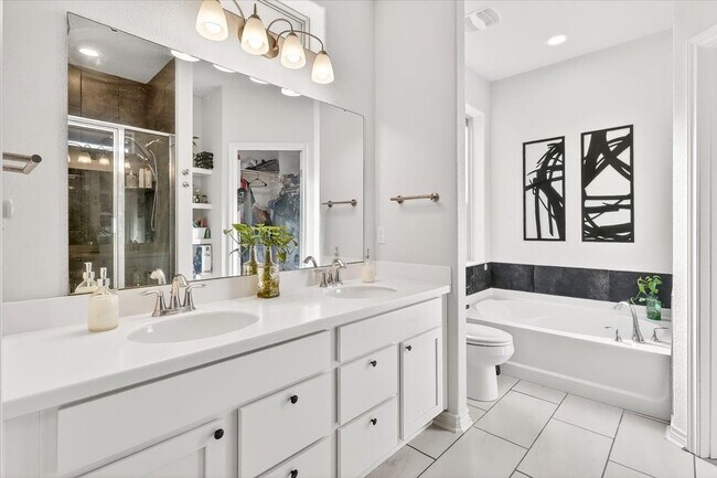 Building Photo - 2614 Vista del Sol