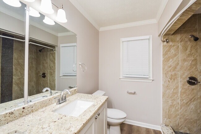 Building Photo - 1407 Hillside Pl SE