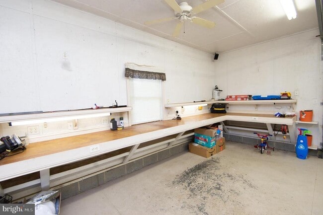 Building Photo - 110 Middle St