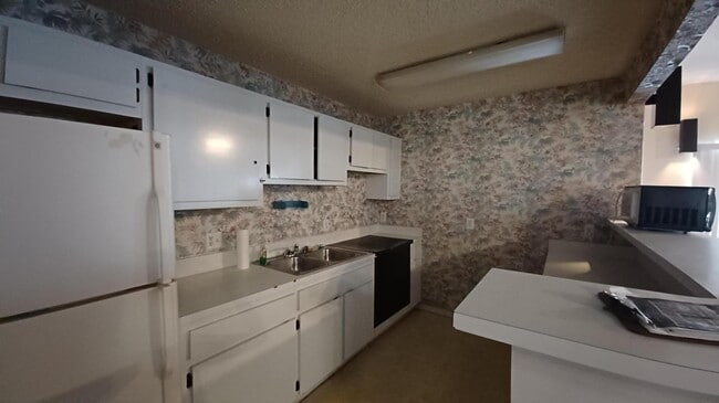 Building Photo - 280 Ulster Ln