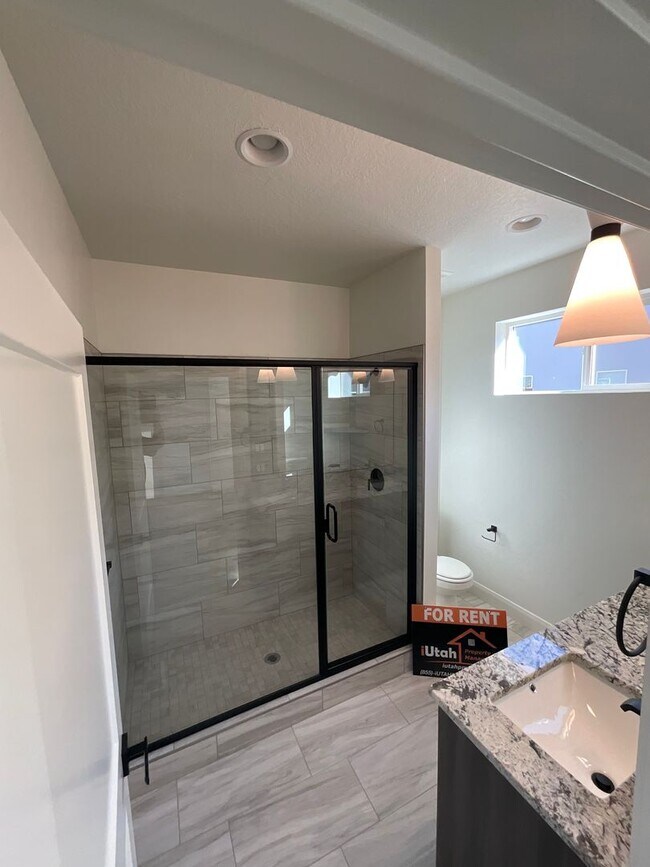 Building Photo - 4012 Burch Creek Dr