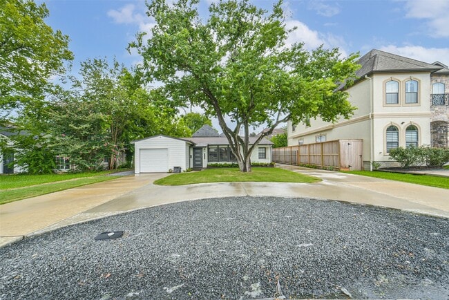 Building Photo - 6205 S Rice Ave