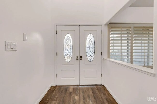 Building Photo - 14004 Las Entradas - Gorgeous NW remodeled...
