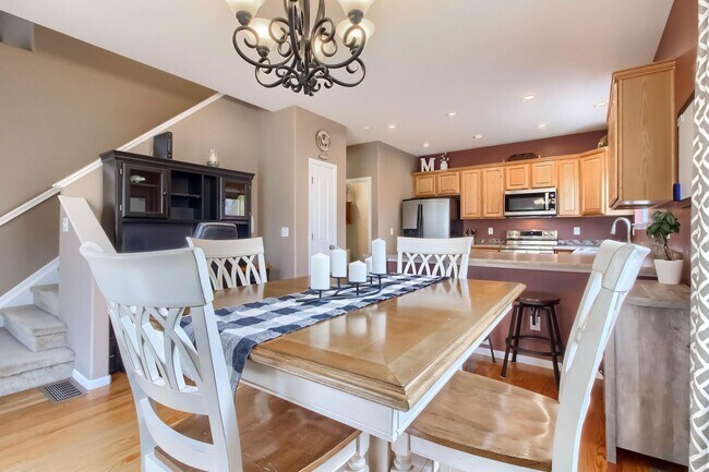 Building Photo - Highlands Ranch Spacious 3 bed 2.5 bath