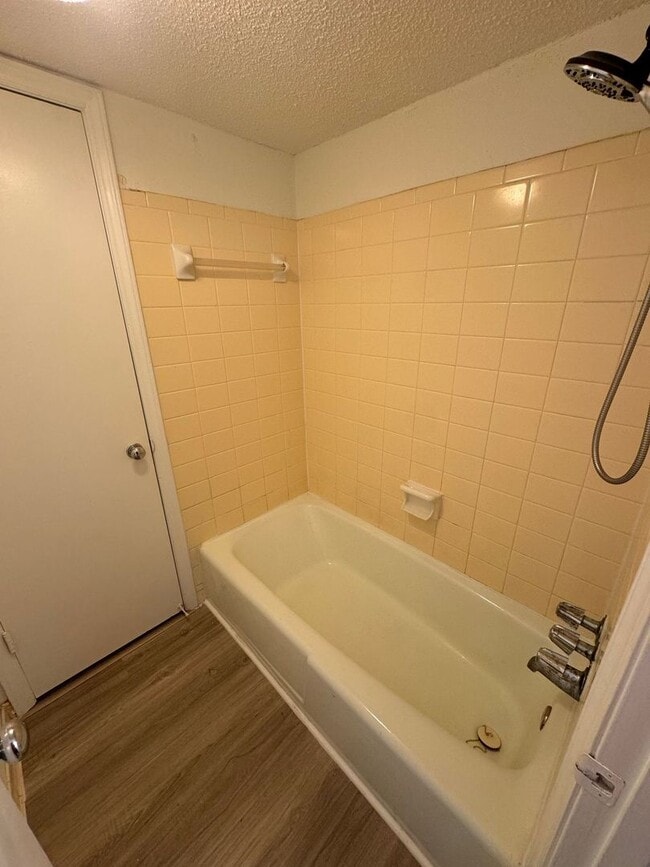 Building Photo - Completely Remodeled 2-Bedroom, 1.5 Bathroom Condo ***RENT SPECIAL: TWO MONTHS FREE RENT***