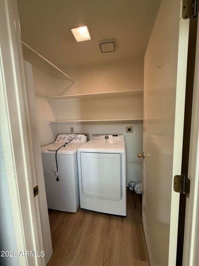 Building Photo - 2020 W Union Hills Dr