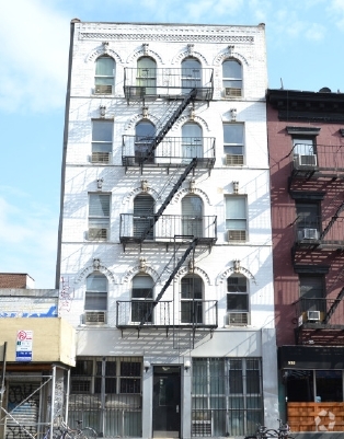 Building Photo - 220 Avenue A