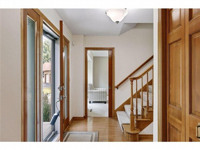 Building Photo - 3317 Oxford Alcove