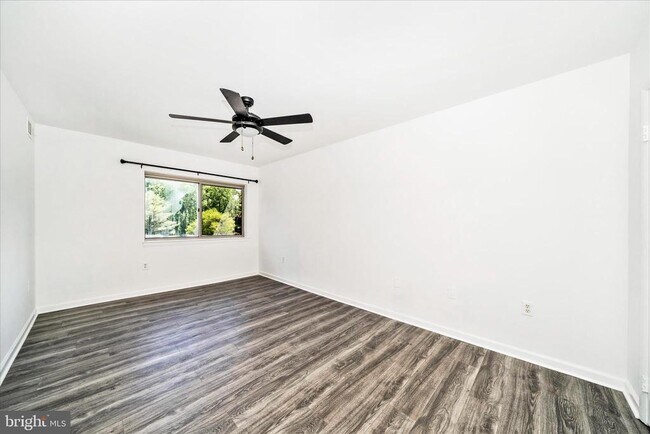 Building Photo - 12202 Braxfield Ct