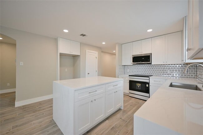 Building Photo - 13617 Coomer Path