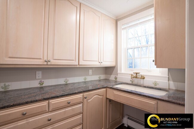 Building Photo - 40 Puddingstone Ln