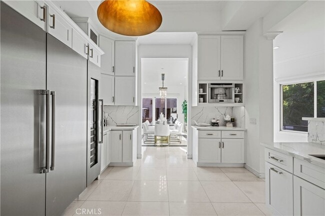 Building Photo - 4000 Bouquete St