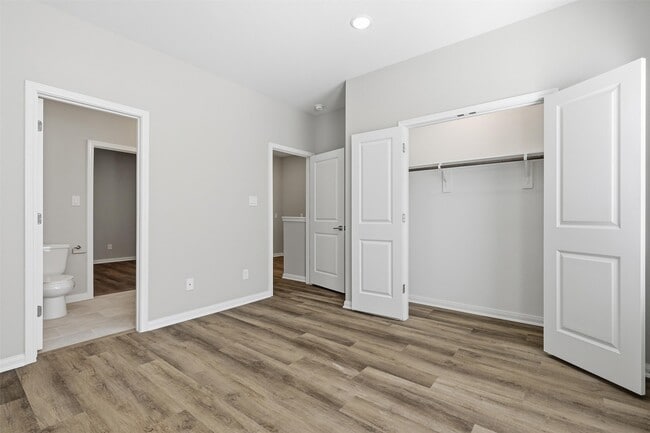 Building Photo - 9912 A Clark Rd