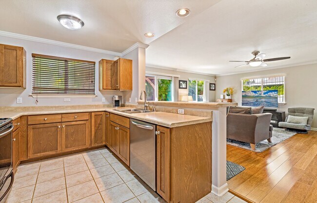 Building Photo - Unfurnished Townhome with Garage, 3 bedroo...