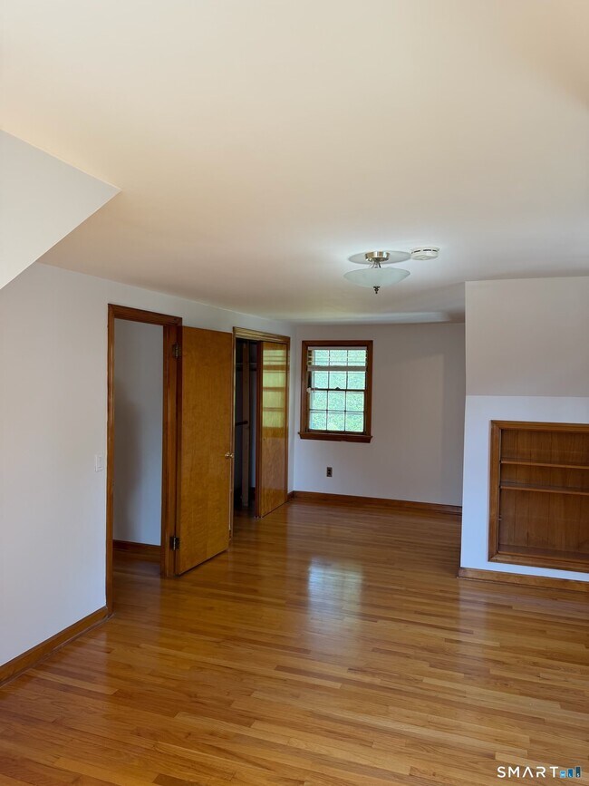 Building Photo - 25 Ludlow Manor