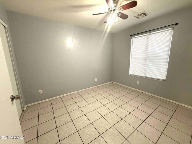 Building Photo - 8520 W Palm Ln