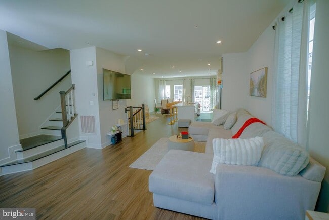 Building Photo - 8210 Goldstone Ct