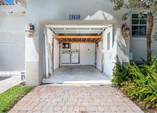 Building Photo - 18650 SW 28th Ct